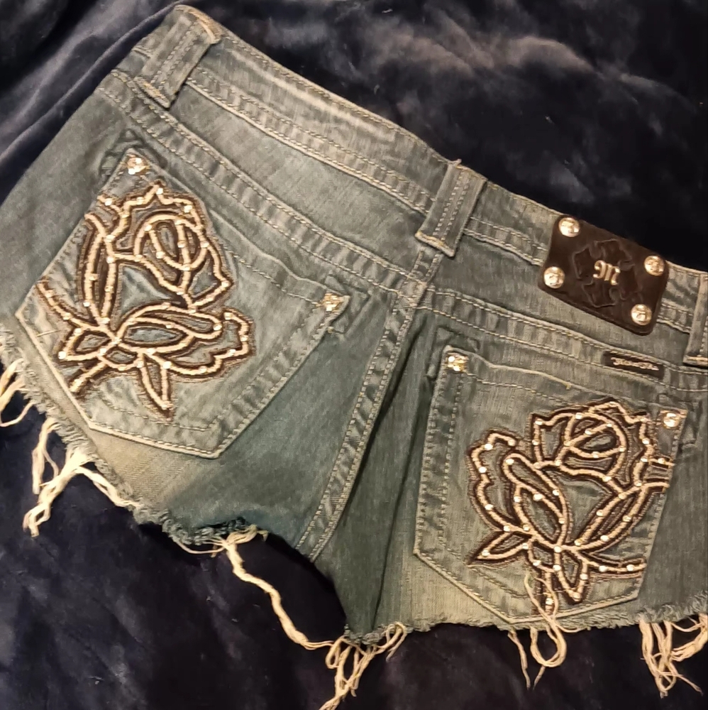 Miss Me size 32 shorts